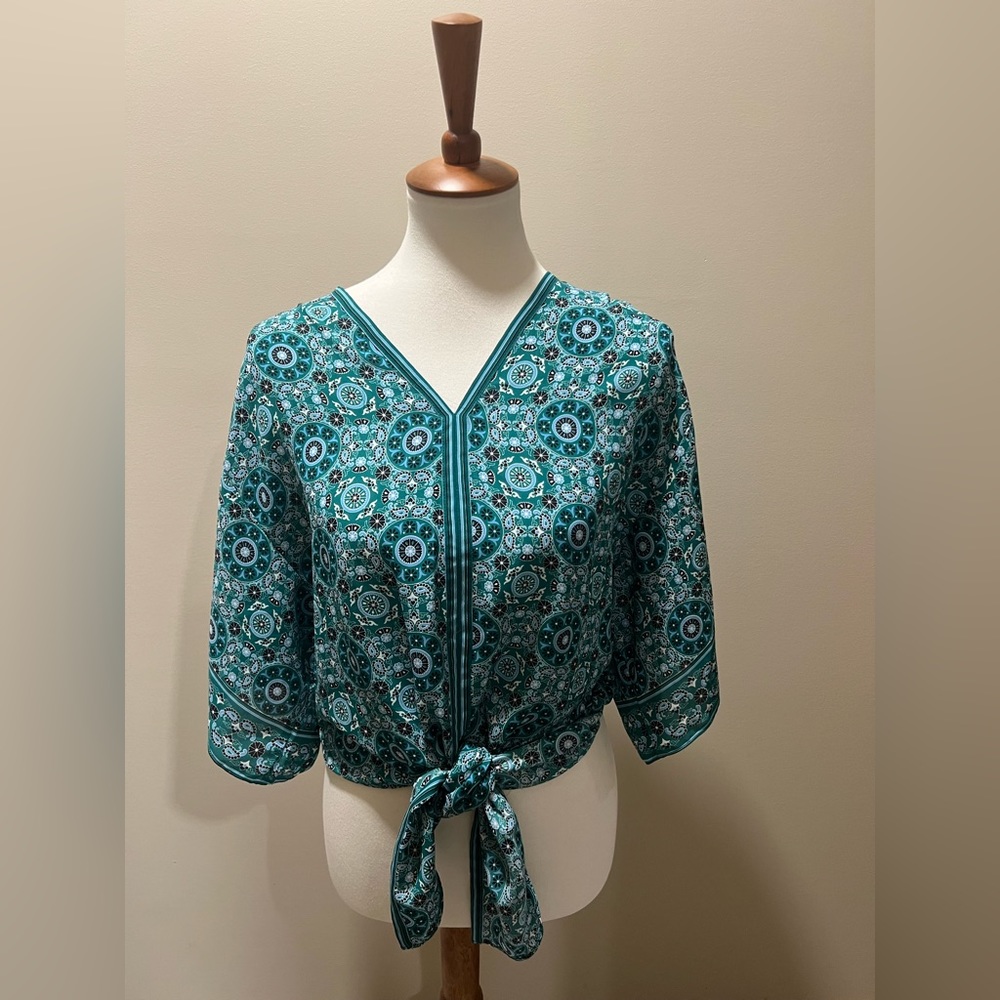 Max Studio front tie blouse — like new condition!